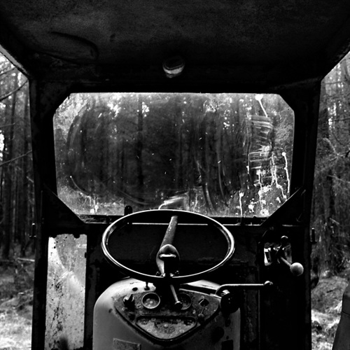 Abandoned tractor, Little Armscliffe: Abandoned tractor, Little Armscliffe